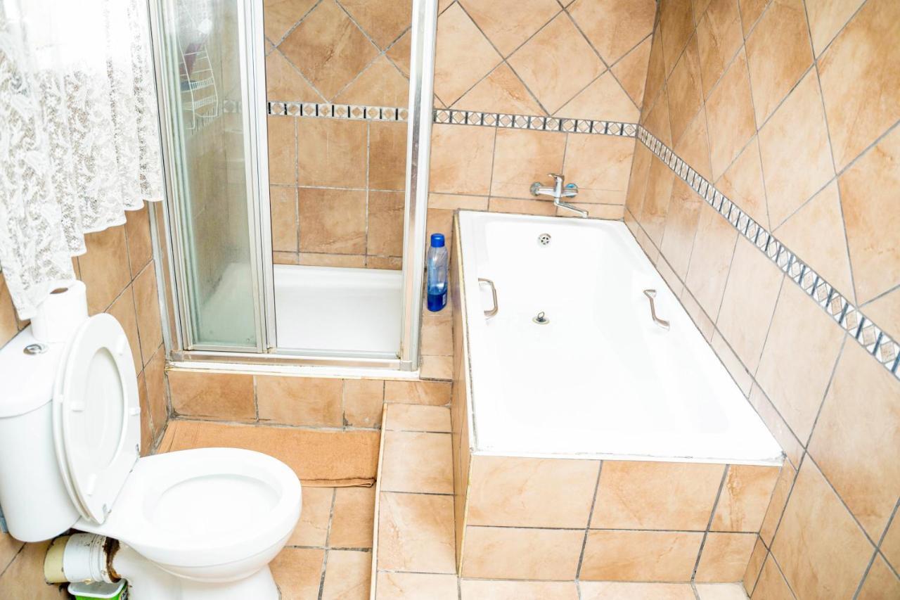 Lancaster Guest House Boksburg Extérieur photo